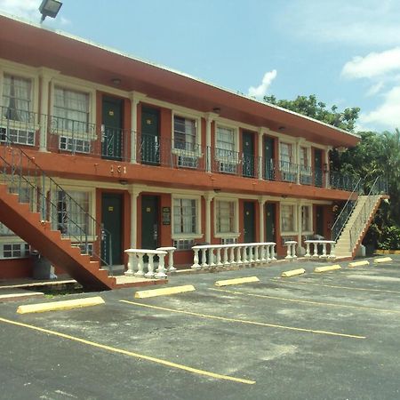 מיאמי ספרינגס Hialeah Executive Motel מראה חיצוני תמונה